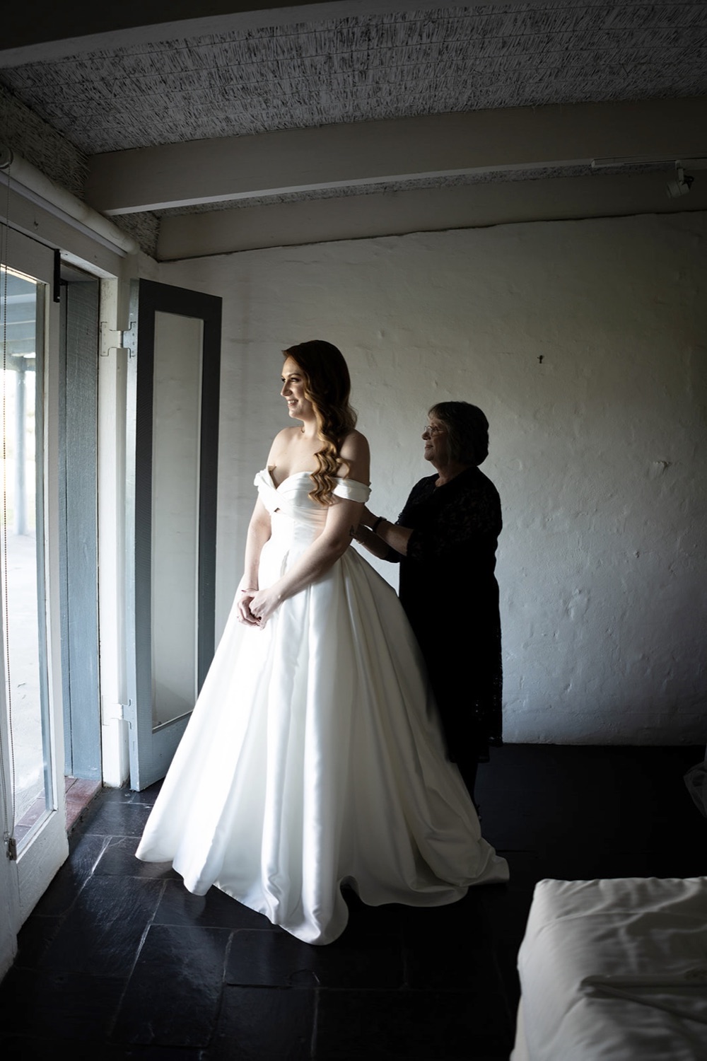 A first look with family. Sarah & Alex's wedding at Wandin Estate, Hunter Valley